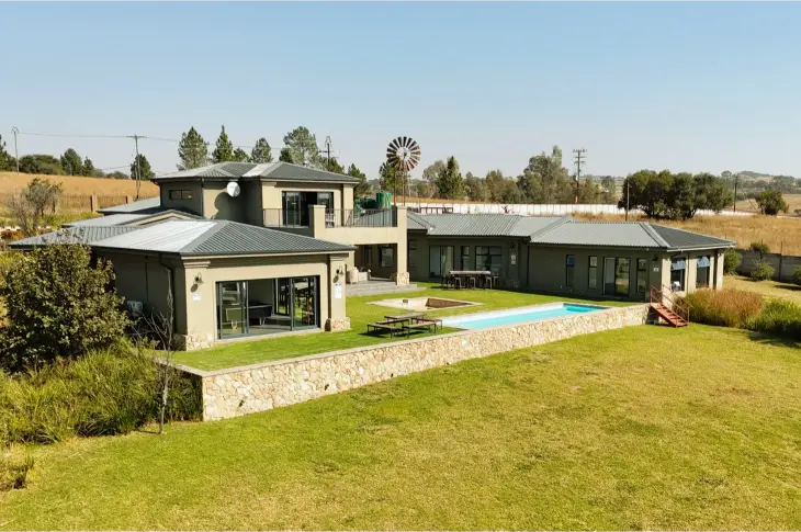 Stone's Throw Manor