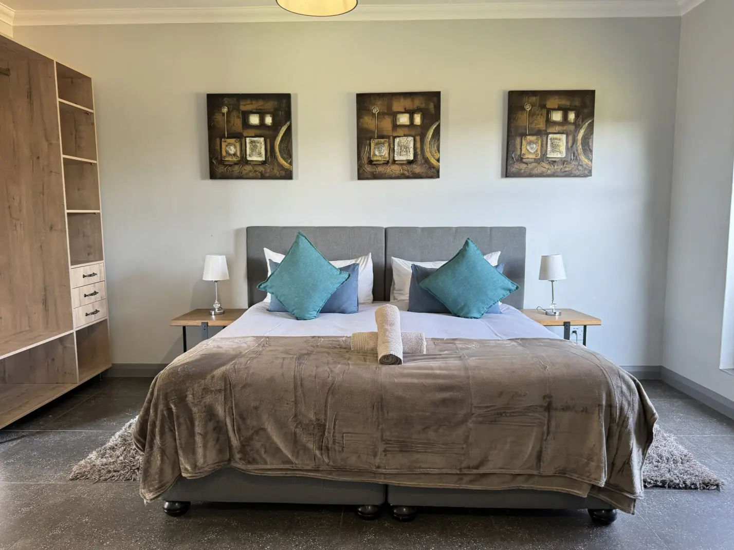 Stone's Throw Manor photo 7